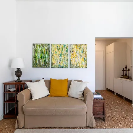 Appartamento Palazzo Calvi Di Coenzo - *